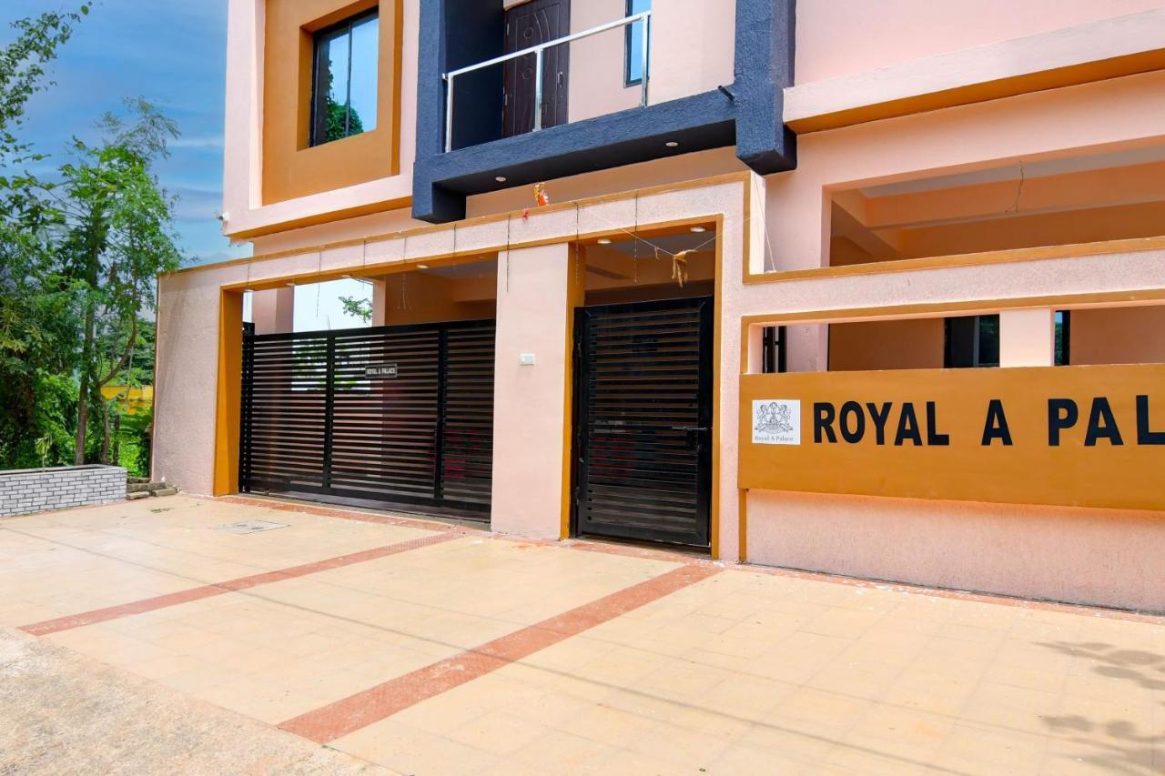 Hotel O Royal A Palace บูบันเนสชวาร์ ภายนอก รูปภาพ