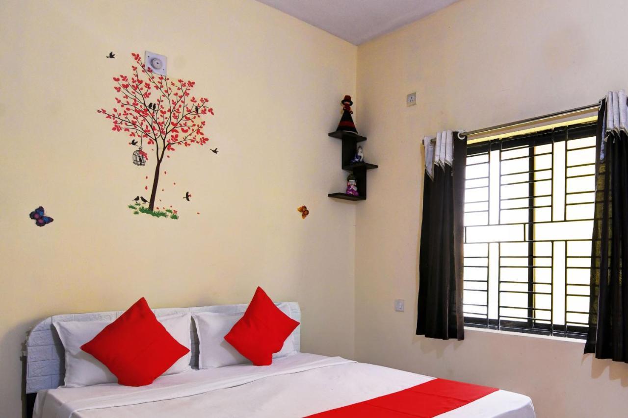Hotel O Royal A Palace บูบันเนสชวาร์ ภายนอก รูปภาพ